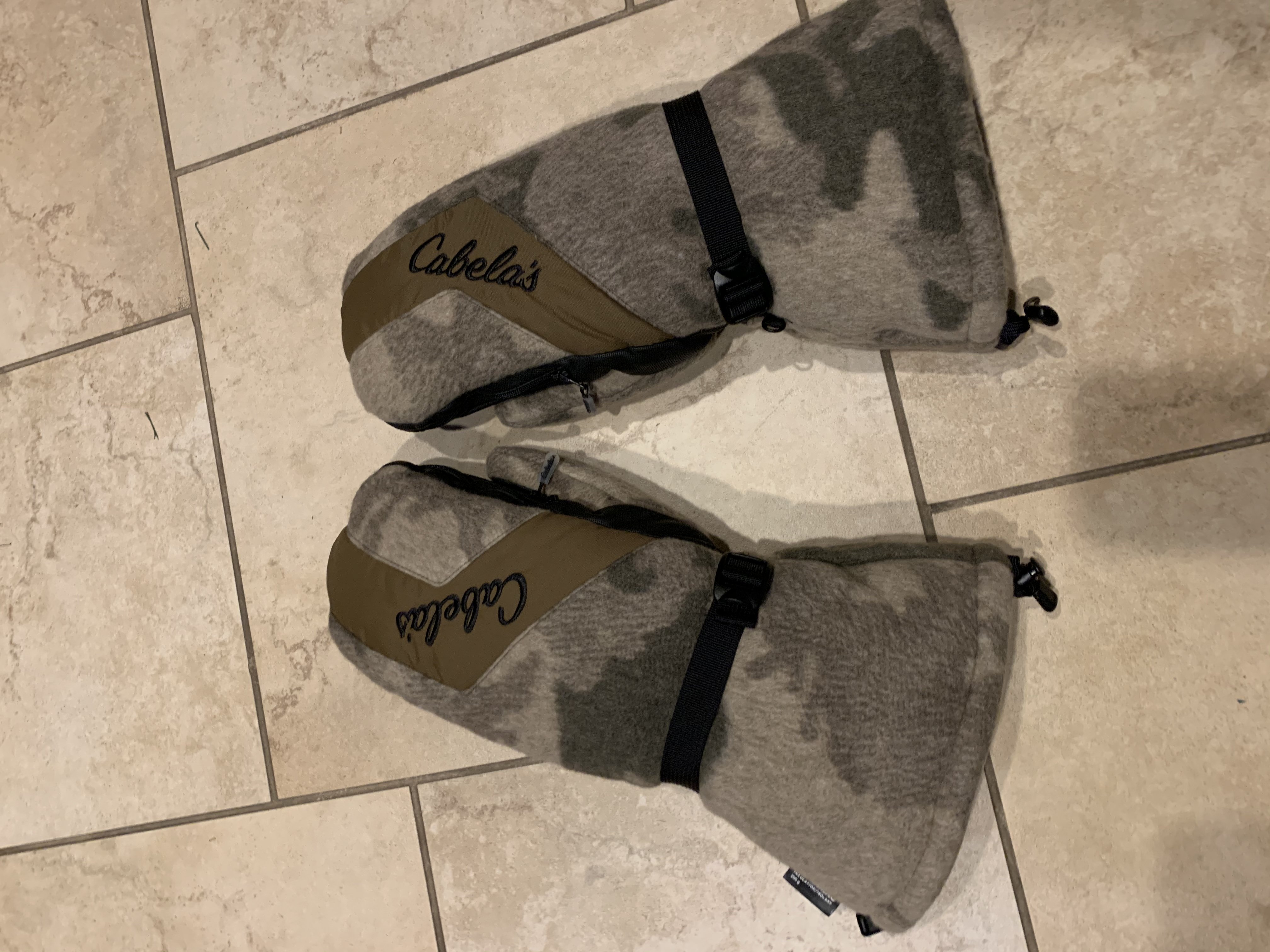 Cabela s Men s Stand Hunter Mittens with Liner Gloves Classified