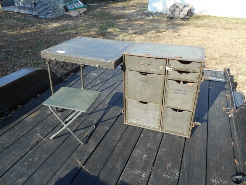 army-portable-desk-and-drawers.jpg.475a737ce1d68dfd11bdf876e288818b.jpg