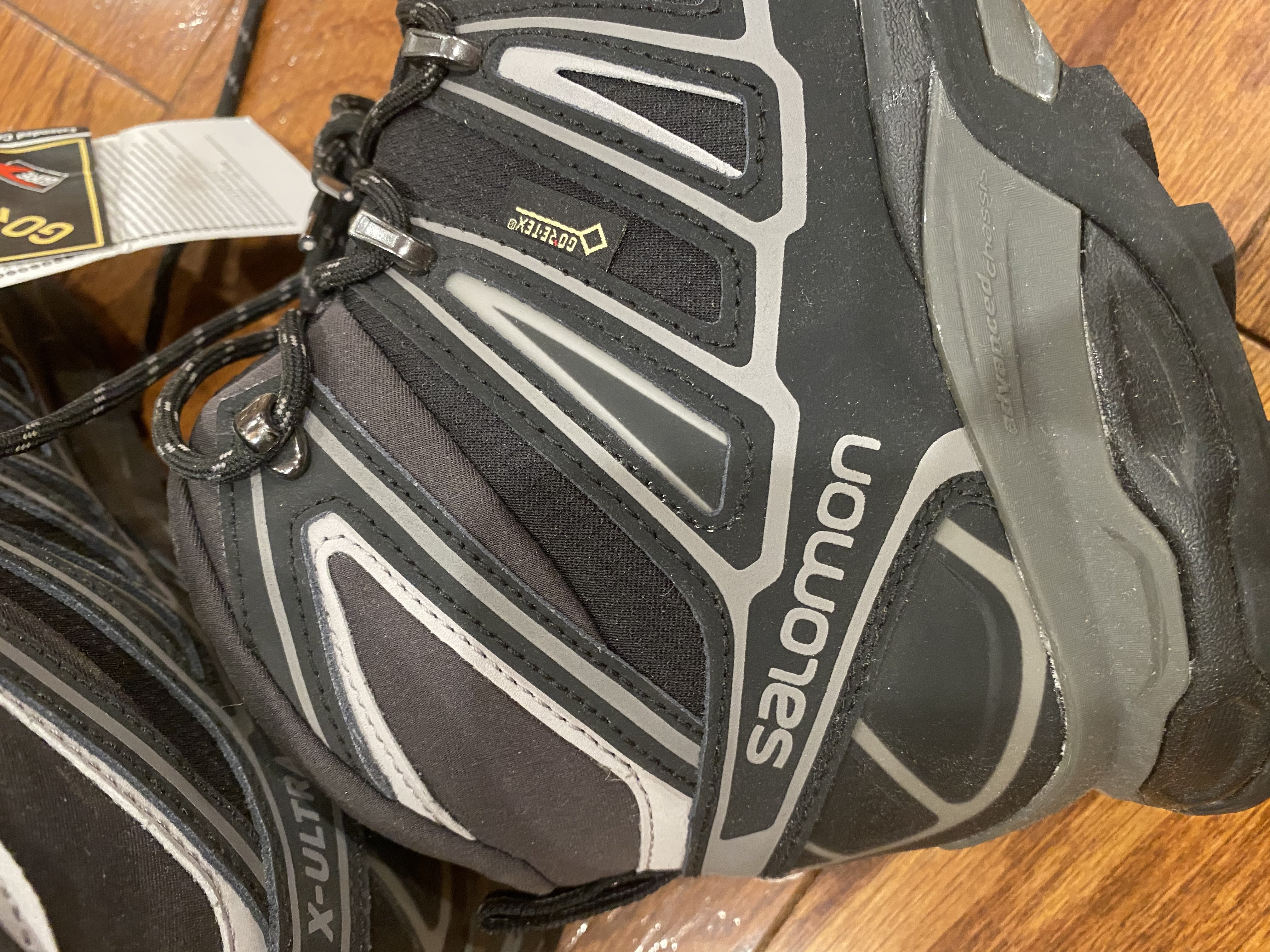 salomon joggers