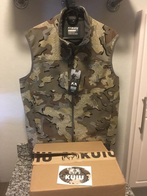 kuiu vest 1.jpg