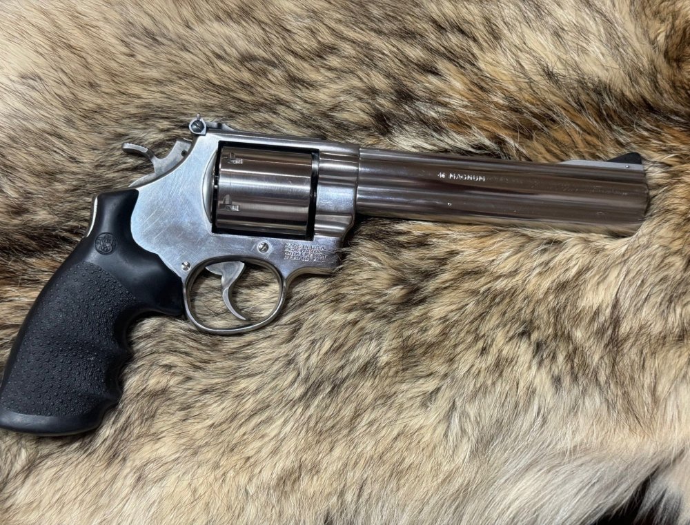 smith and wesson 657.jpg