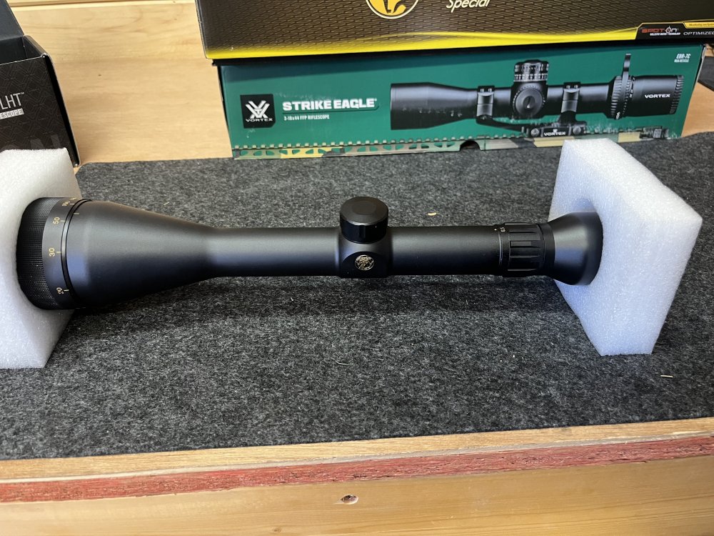 Cabelas Guide Series Scope 6.5-20x52.jpg